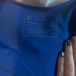 Winning blue figs scrub set